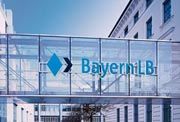 CEO BayernLB mengundurkan...