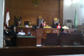 Saat anunya dipotong,...