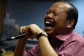 Anas sentil Ruhut, Sutan...