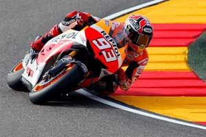Pedrosa terjatuh, Marquez...