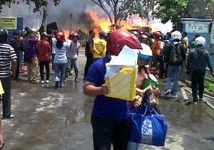 Pabrik furniture terbakar,...