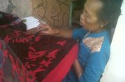 Pebatik keluhkan tingginya...