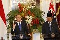 Temui SBY, Abbott bergeming...