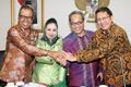 Wakil Ketua MPR: 8 Hakim...