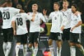 Jerman dan Swiss melenggang...