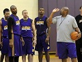Kobe Bryant mulai berlatih...