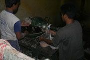 Usaha penggilingan daging...
