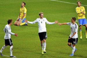 Hattrick Schurrle hantar...