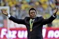 Pele rilis buku seharga...