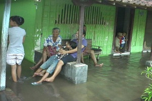Tanggul pantai Pekalongan...
