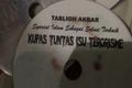 Polisi sita CD & buku...