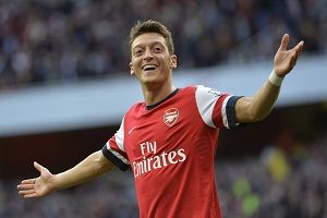 Arsenal kokoh di puncak...