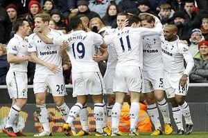 Menjamu Tottenham, Villa...