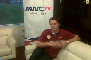 Bela banyak klub, Owen...