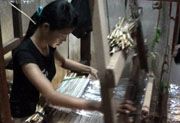 Perajin tenun Eceng...