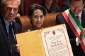 Akhirnya, Suu Kyi ambil...
