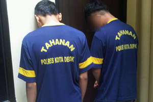 2 pelajar SMK Izata...