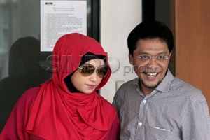 Fathanah membeli pakaian...