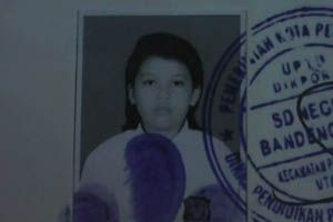 Siswi SMPN 4 Pekalongan...