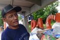 Berkah demo buruh, pemulung...