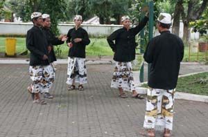 Upah di bawah UMK, abdi...