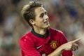 Januzaj mencoba memainkan...