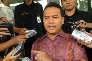 Demi nonton sidang Rusli...