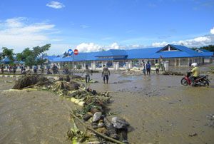 Terendam lumpur, Rumah...