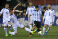 Dua gol Aguero bawa...