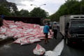 Truk bermuatan gula...