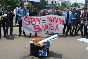 Sambut SBY, mahasiswa...