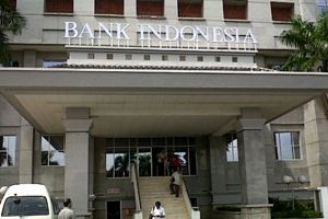 DPR: Rupiah melemah,...