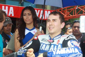 Lorenzo suka panasnya...