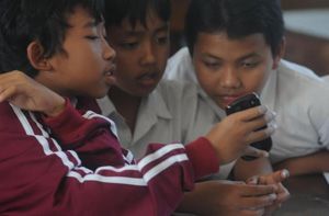 HP pelajar akan dipasangi...