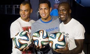 Bola resmi Piala Dunia...