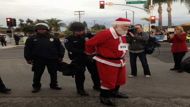 Polisi tangkap Santa...