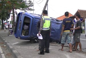 Minibus berpenumpang...