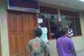 Warga protes penutupan...