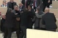 Debat soal krisis Ukraina,...