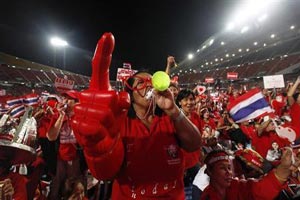Hancurkan Indonesia,...
