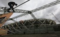 Pekerja Stadion dilarang...