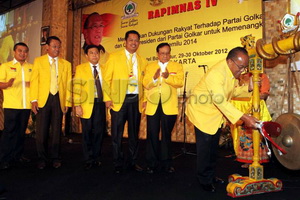 Wantim Golkar usul Atut...