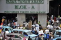 Banyak preman, pajak...