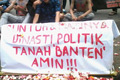 Atut tersangka, mahasiswa...