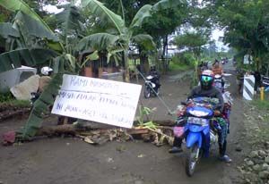 Kesal, warga Sumberrejo...