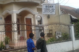 Bidan penjual 7 bayi...