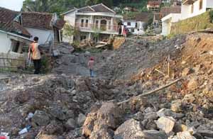 25 rumah warga di Blitar...
