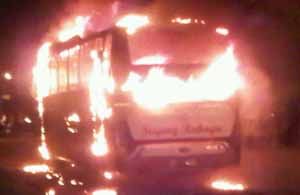 Sebelum bus dibakar,...