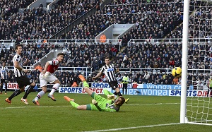 Tekuk Newcastle, Arsenal...