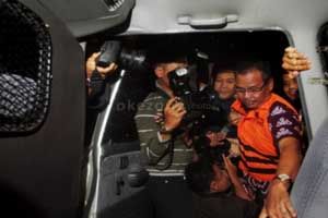 Hambit Bintih berhak...